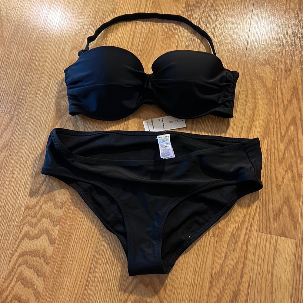 Old Navy bikini top and bottoms size small-top size medium -bottom